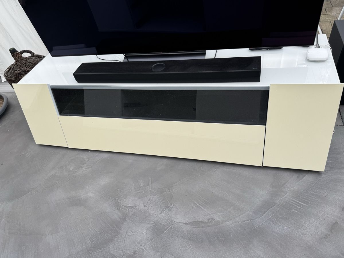 Mobili TV: TV Sideboard  – Usato da Mörschwil venduto da zalilla