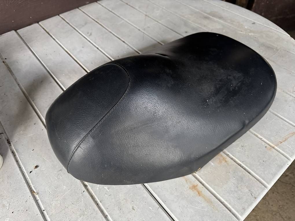 Alle Rollerersatzteile: Selle pour Yamaha Aerox ou MBK Nitro – Gebraucht aus Morges von Nicorital 1