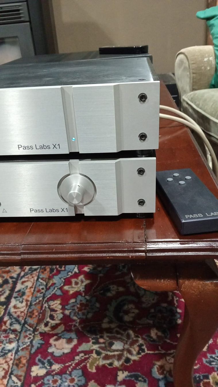 Pass Amplificatori: Pass Labs X1 Preamplifier with its Separate Power Supply – Nuovo (secondo la descrizione) da St-Cergue venduto da per_6cx5 2