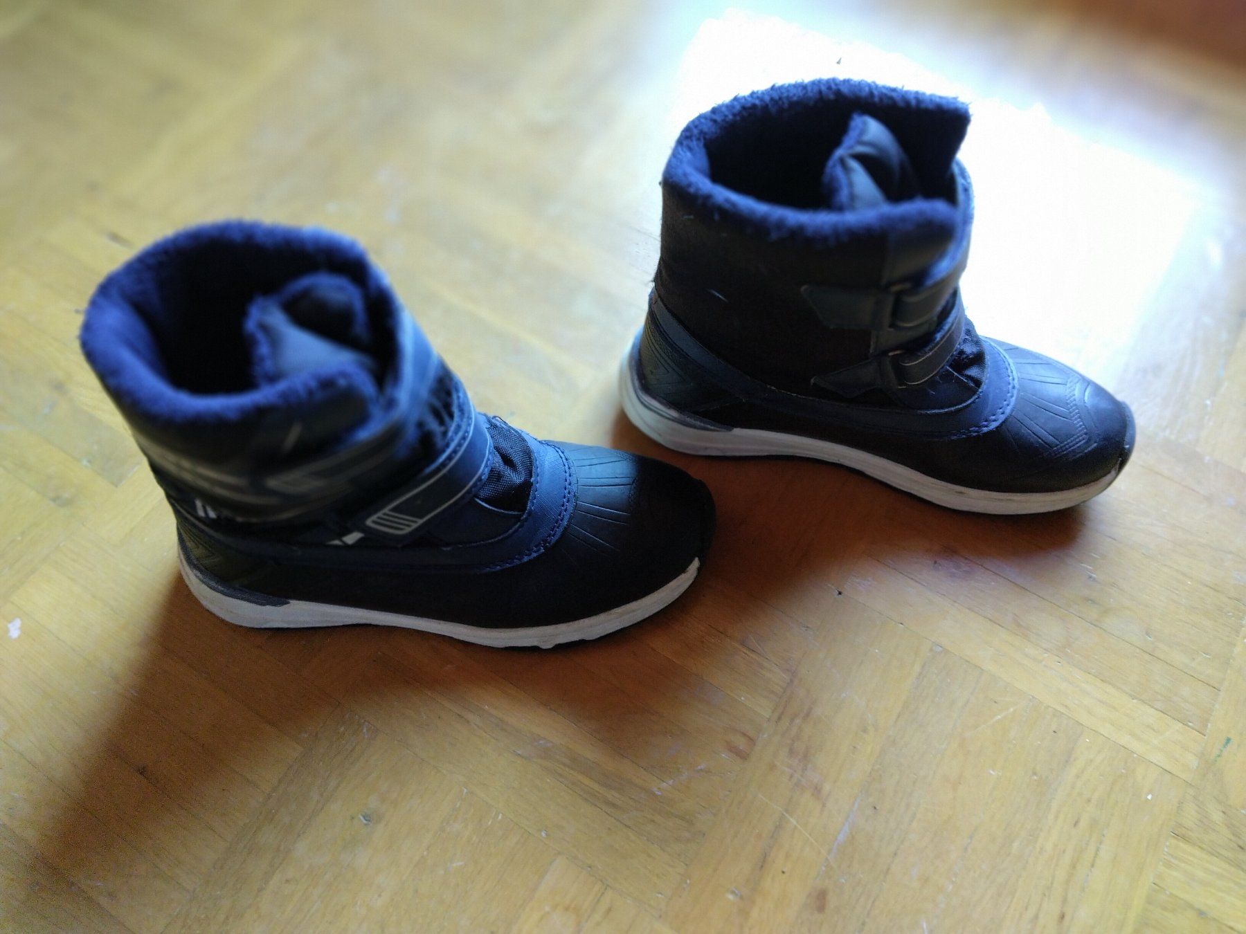 Scarpe da uomo: Kinder Winterschuhe Grösse 33 dunkelblau – Usato da Oberdorf NW venduto da niederj 1