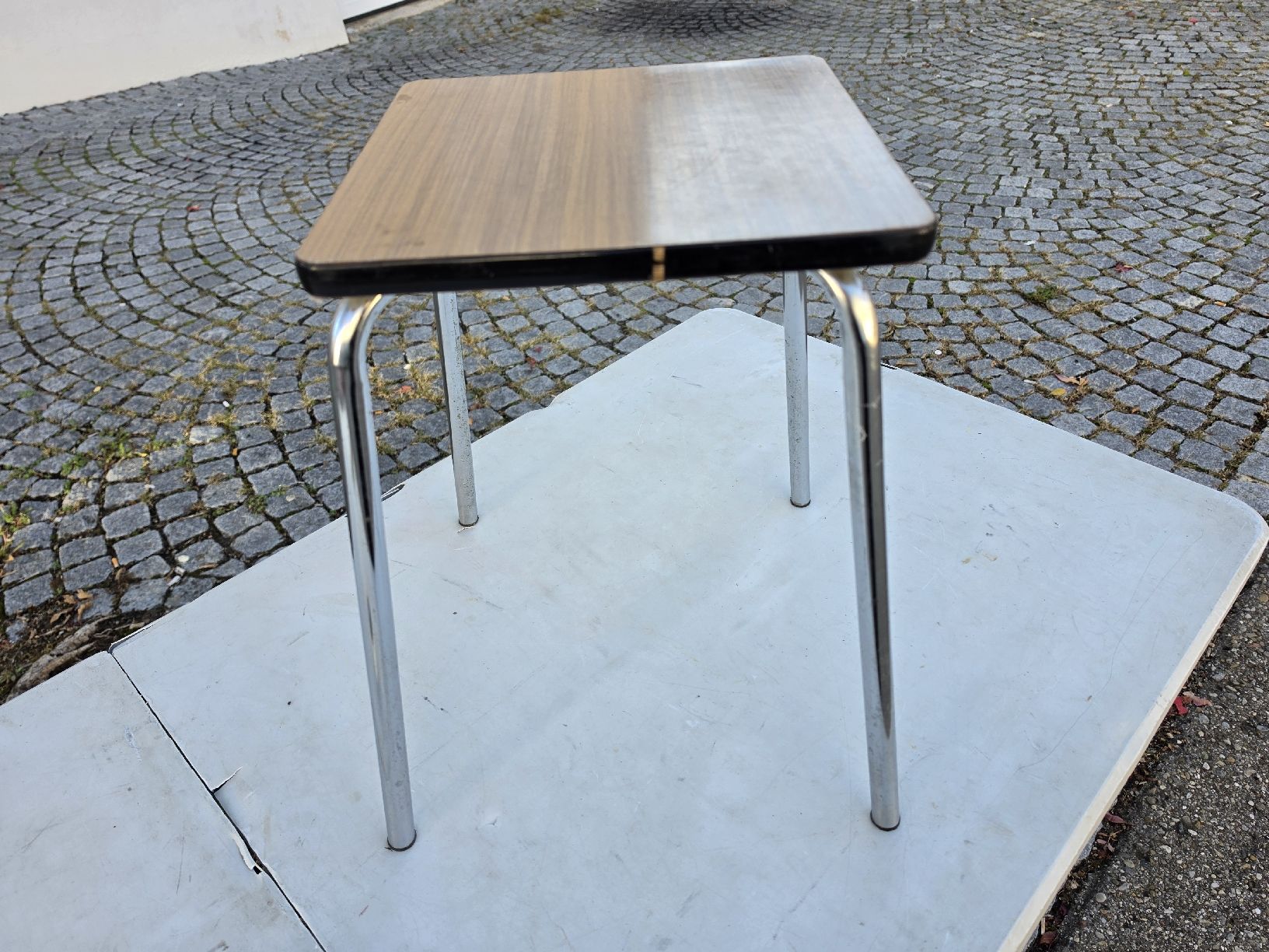 Sgabelli: hocker Metallgestell gebrauchter Zustand – Usato da Mettlen venduto da elios0888 7