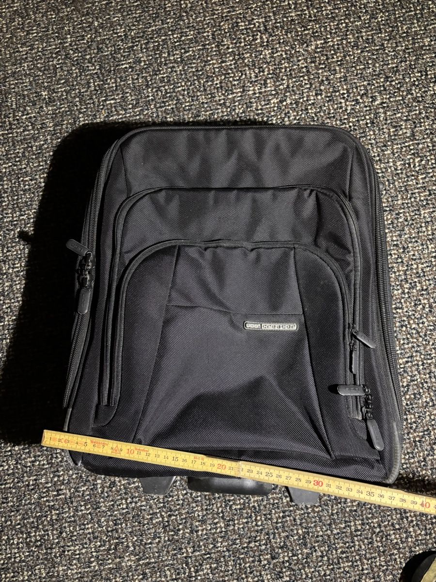 Autres aviation: Lightweight rolling carry-on suitcase – D'occasion à Zürich par fco_wl97 2