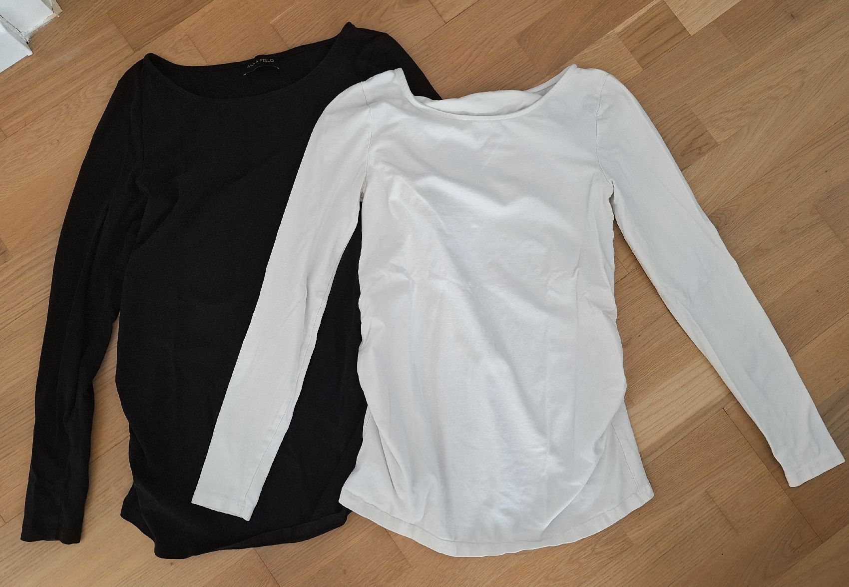 Anna Field Maglioni & Felpe: 2 Umstandsshirts langarm schwarz und weiss Set – Usato da Mettmenstetten venduto da ste_9tm8