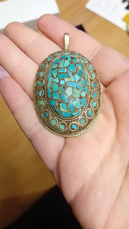 Beau pendentif poire en résine inclusion floral multicolore bijou