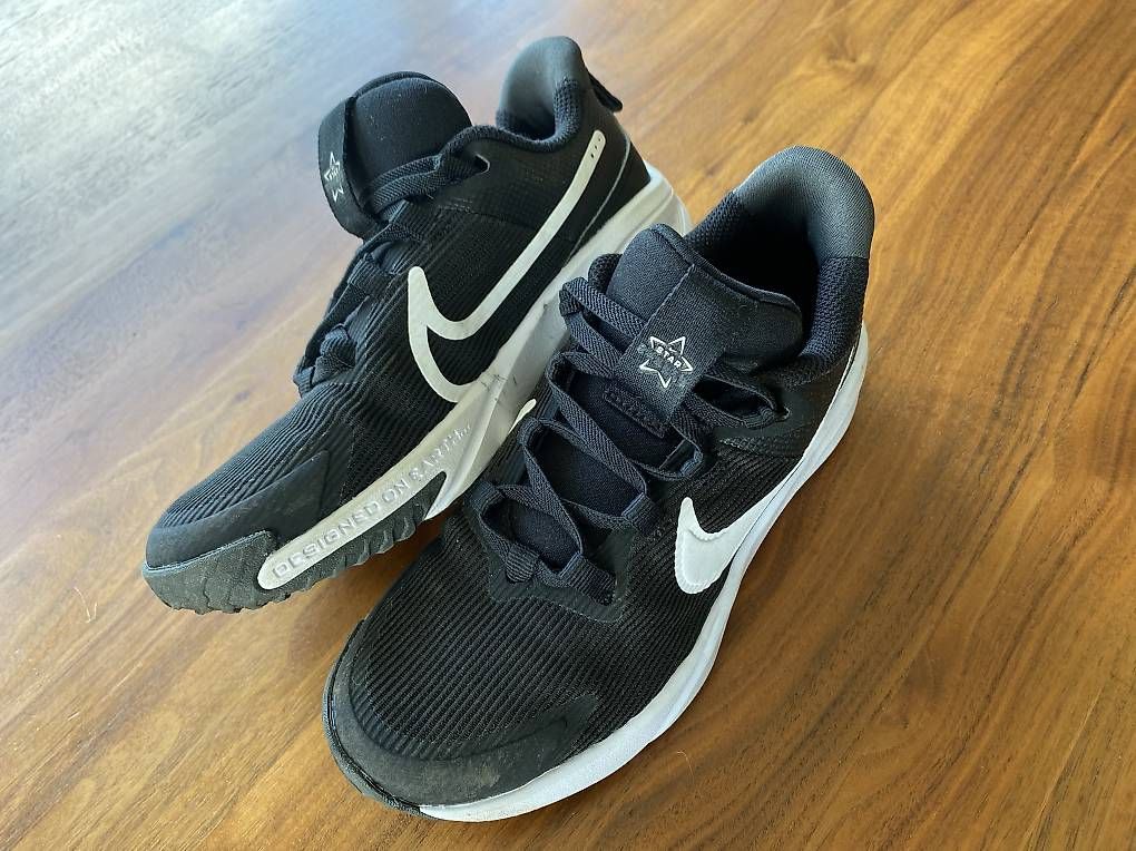Nike Scarpe da uomo: Nike Star Runner Grösse 33 – Usato da Zürich venduto da Trashhero 2