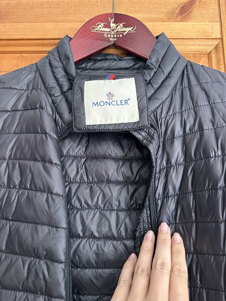Moncler Vestes: Moncler  lightweight jacket  – D'occasion à Mies par larmela 2