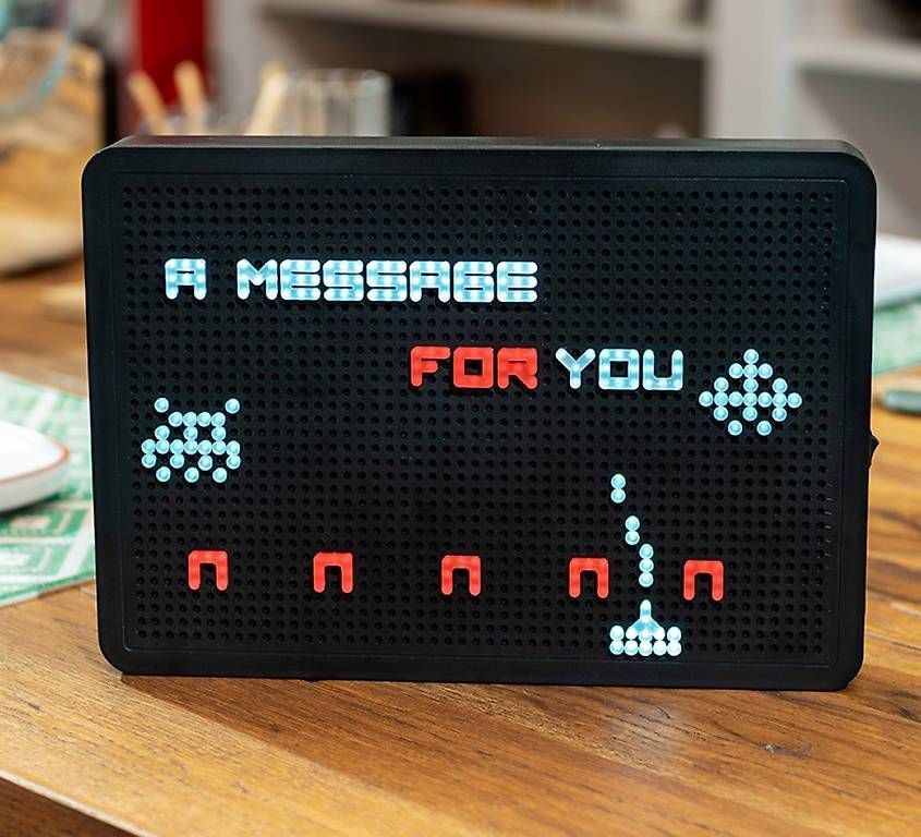 Tutte le decorazioni: LED-Steck-Board Vegas Lights Message Box – Usato da Ehrendingen venduto da Veiga 1