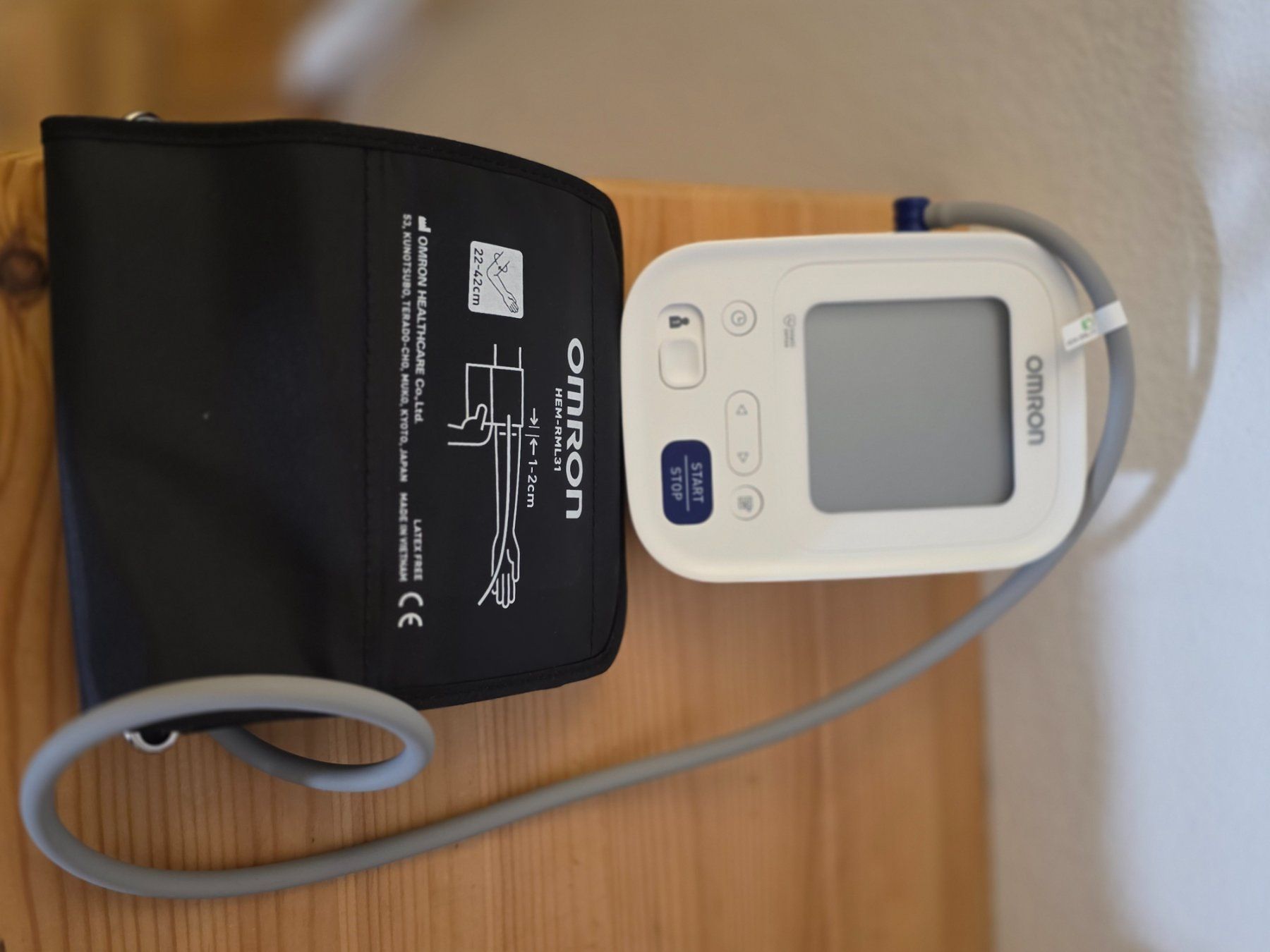 Omron Misurare: Omron M3 Blutdruckmessget, voll funktionsfa... – Usato da Bern venduto da Sonne167 1