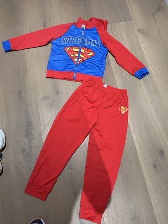 Superman Trainingsanzug Jacke neu grösse 120