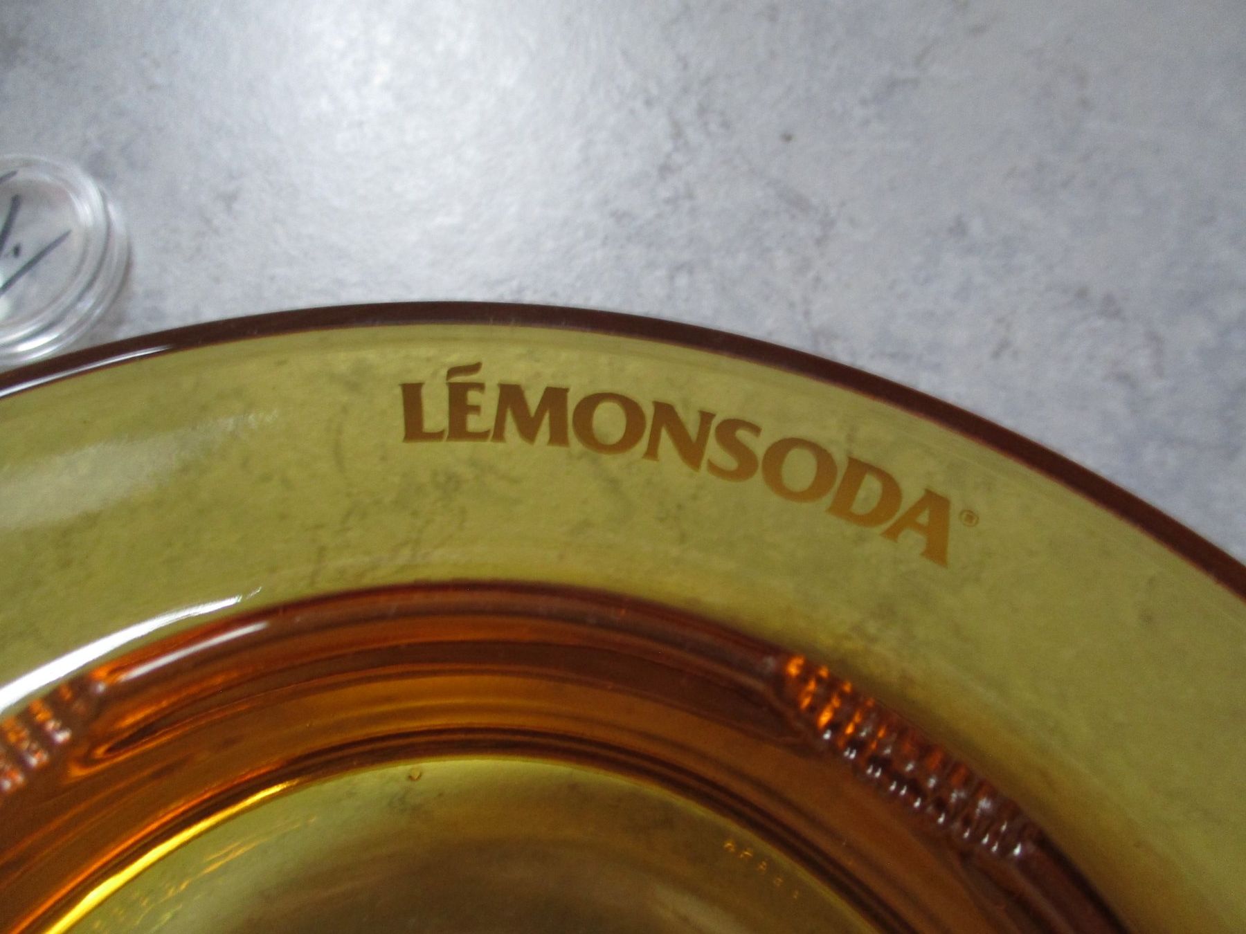Cendriers: Aschenbecher Adelbodner Oransoda Lemonsoda – D'occasion à Birsfelden par alles-muss-raus 2