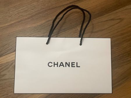 Chanel Tragtasche Papier, weiss/ schwarz glänzend