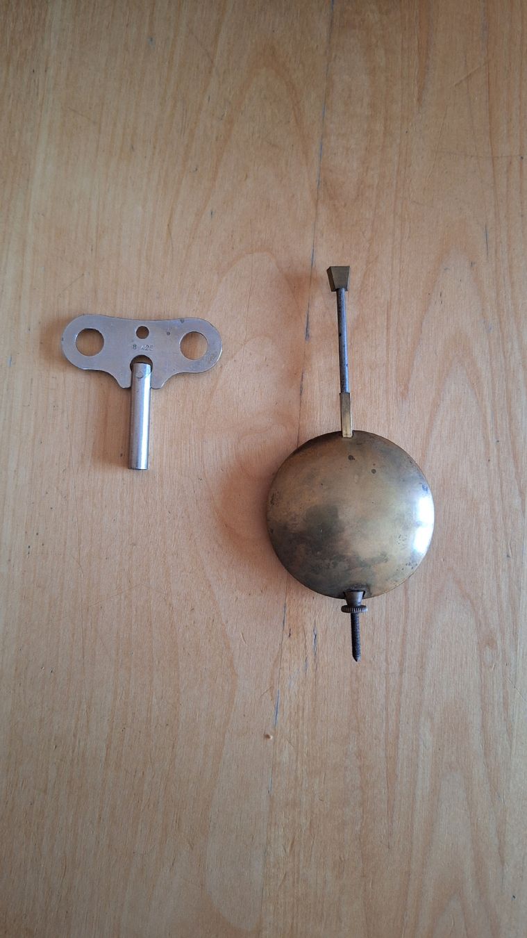 Orologi da terra & Orologi da parete: Wand Pendeluhr alt – Usato da Bönigen venduto da saft195619 5