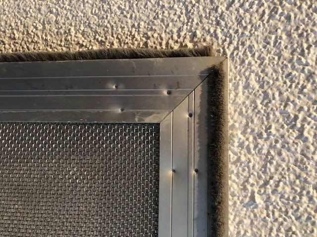 Gitter & Roste: Lichtschacht Laub- und Fliegengitter – Gebraucht aus Mosen von KuSuSeMo 4
