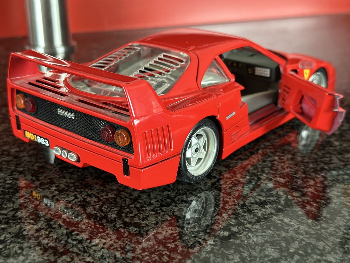 Ferrari Modellini d'auto: Ferrari F40 1/18 – Usato da Schlieren venduto da Kamacho 5