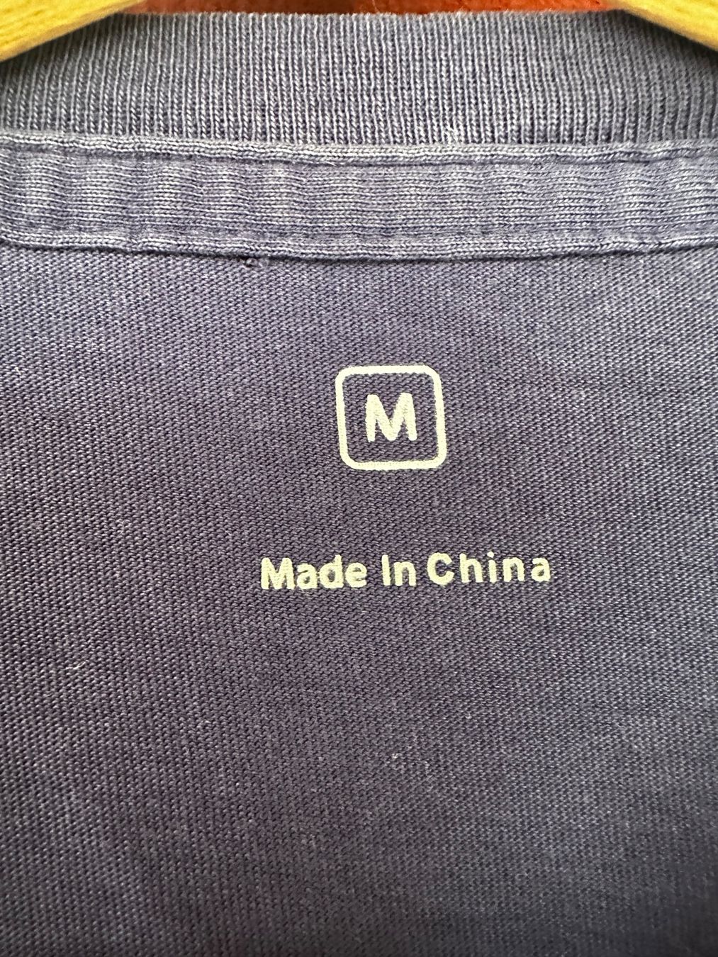 T-shirt: Apple Store T-Shirt Grösse M dunkelblau – Usato da Zürich venduto da perleffekt91 2