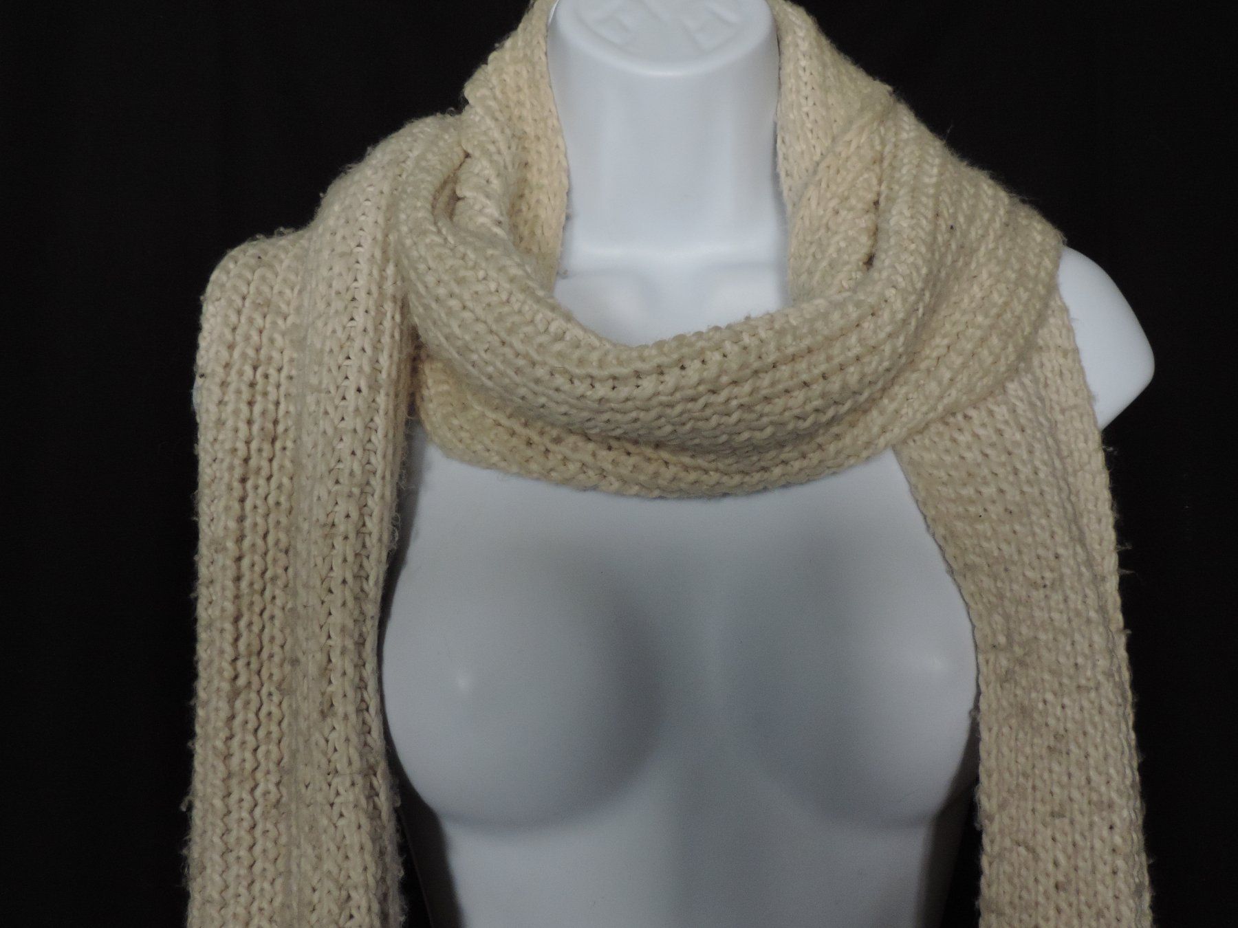 Foulard & Sciarpe: écharpe Camaïeu blanc cassé – Usato da Genève venduto da Axelle333 5
