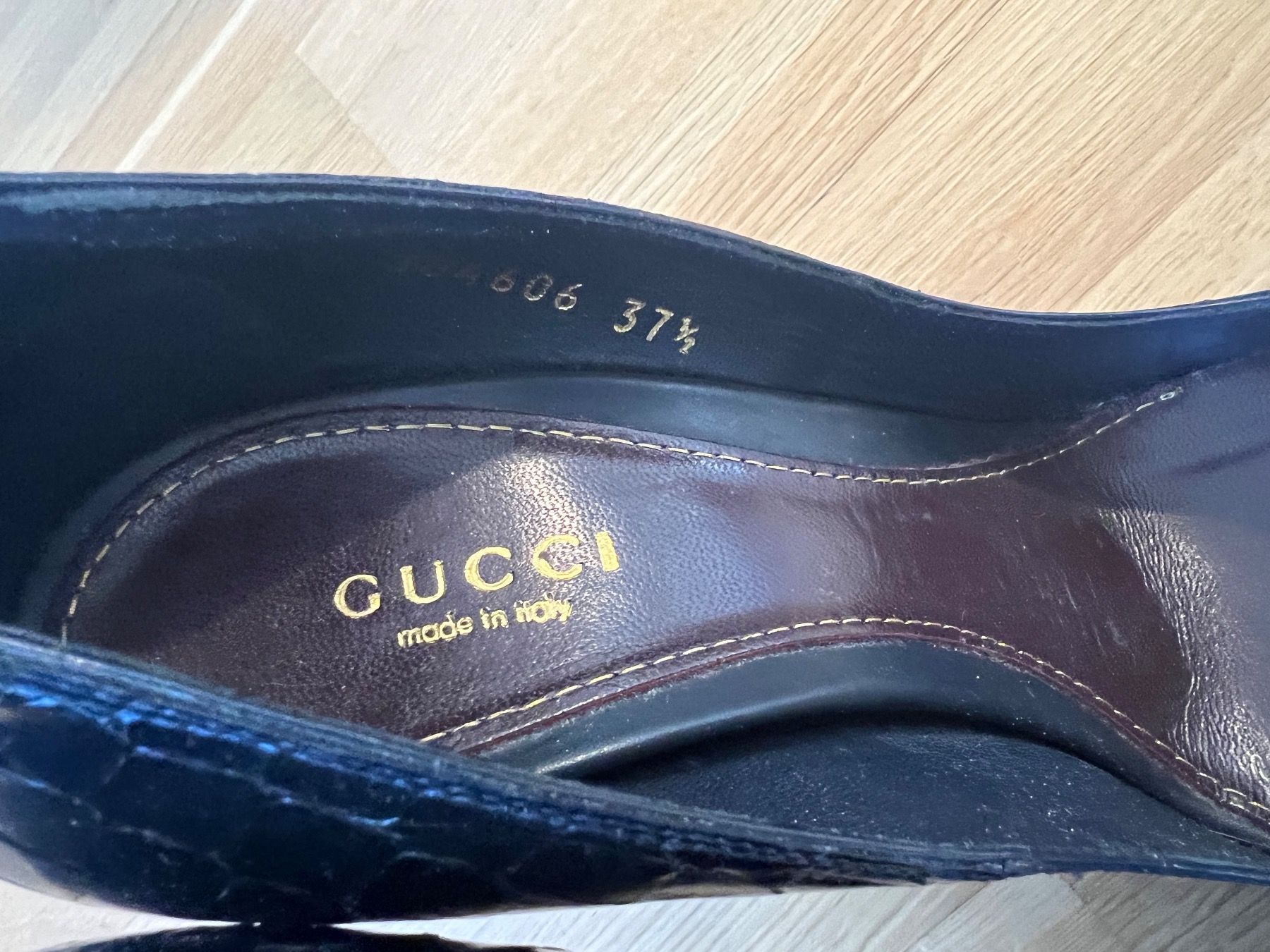 Gucci Damenschuhe: Gucci Python Pumps dunkelblau 37,5 – Gebraucht aus Basel von Bettybooo 1