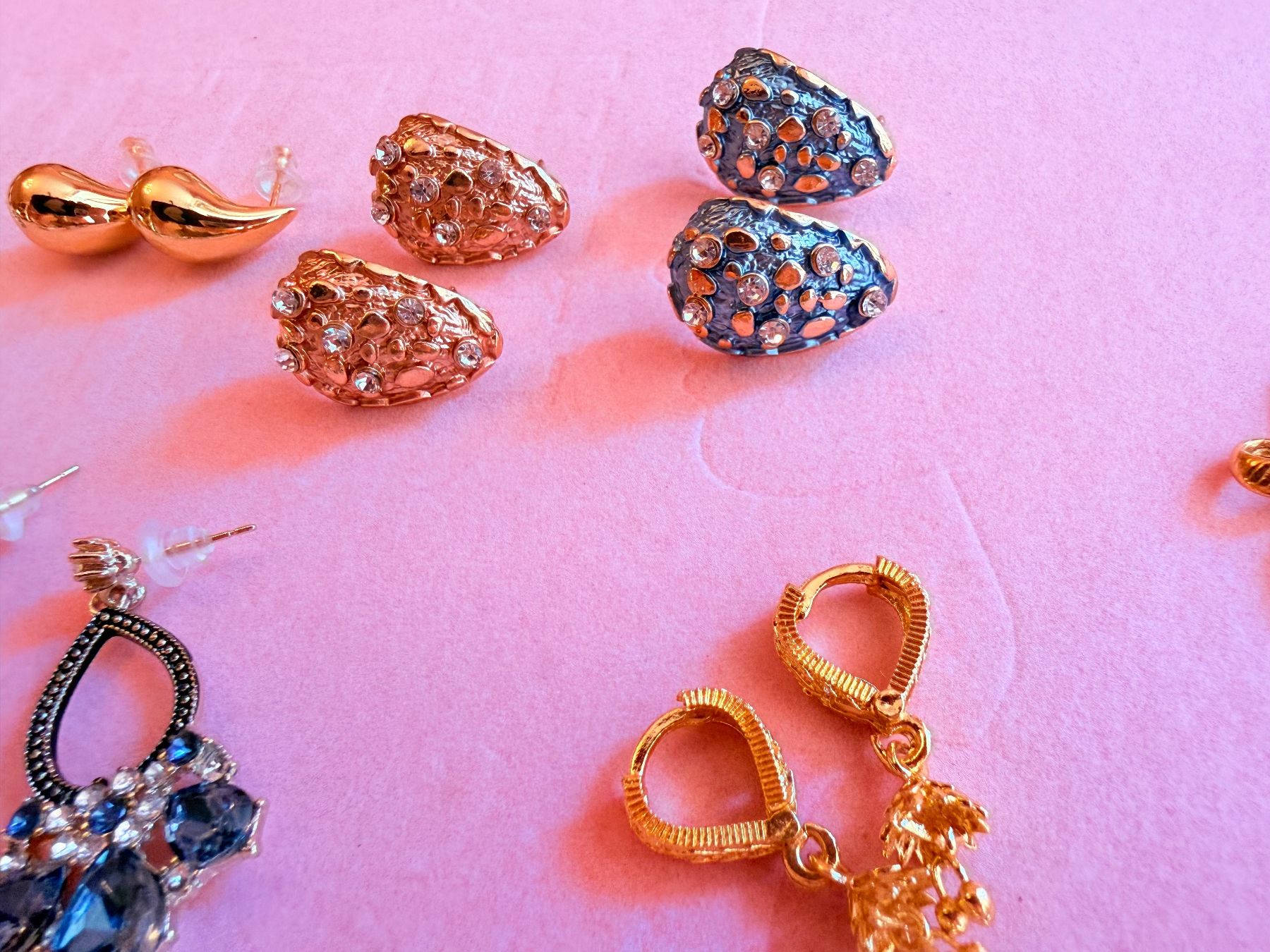 Autres bijoux: Lot de 11 paires de boucles d'oreilles – D'occasion à St-Maurice par Sandrinette123 6