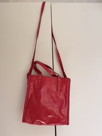 Pinke Zara Handtasche Lack Optik - perfekt für den Sommer