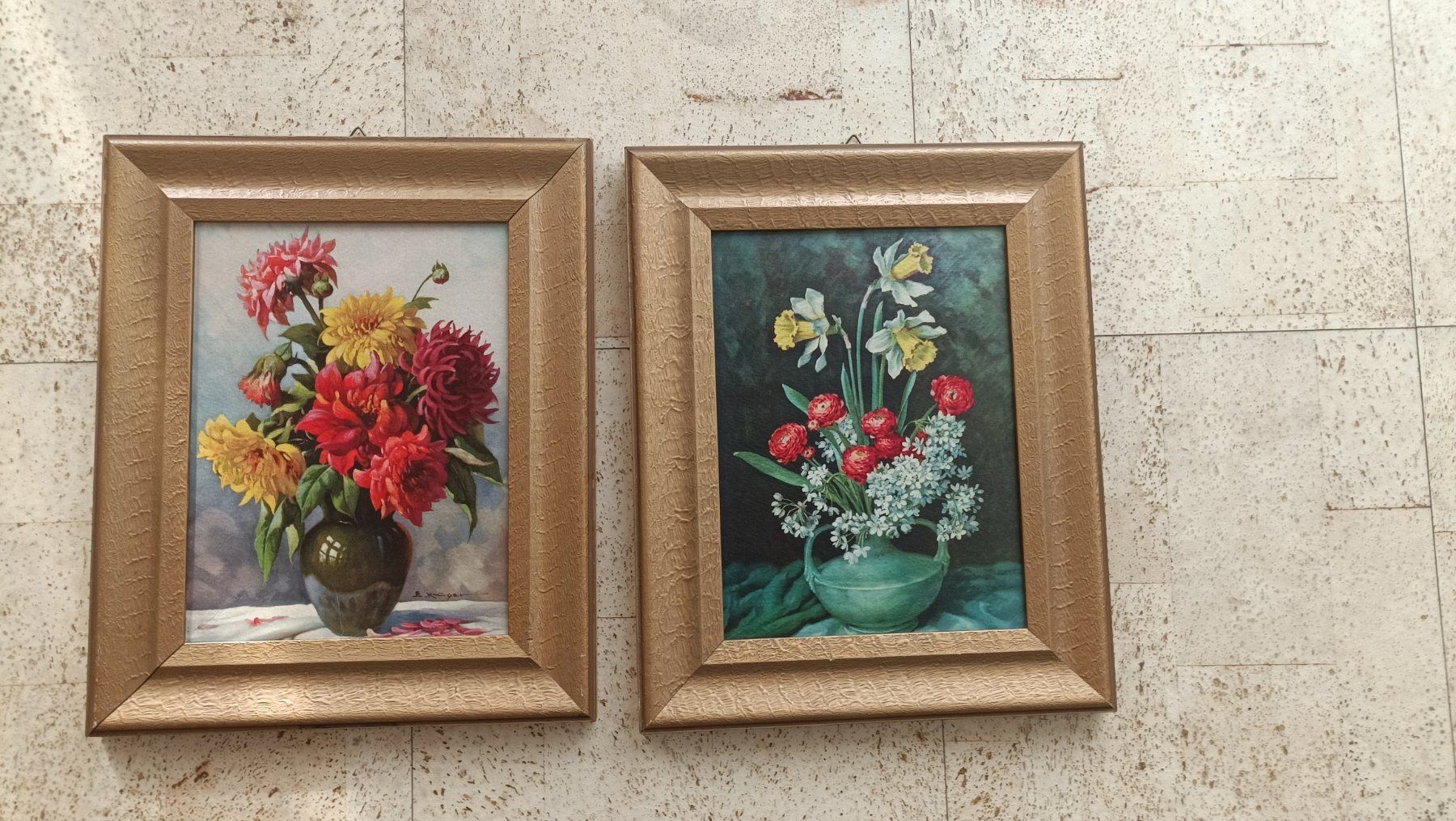 Poster & Bilder: Zwei Blumenbilder mit Goldrahmen – Gebraucht aus Belp von selinez123