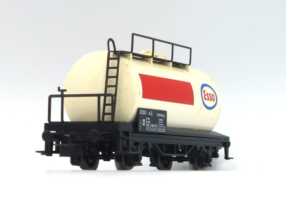 Wagon Citernes à Huile Minérale Märklin - 044404 - Échelle HO - Époque VI - Avec Raccords RELEX