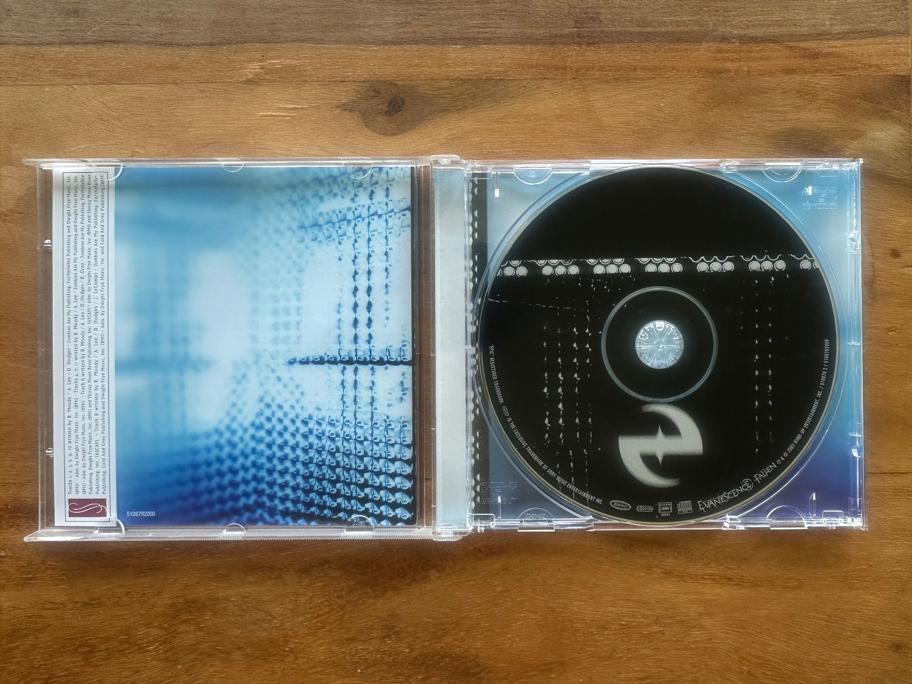 CD: Evanescence - Fallen (Nu Metal) – Usato da Horgen venduto da flyingpenguin2000 1