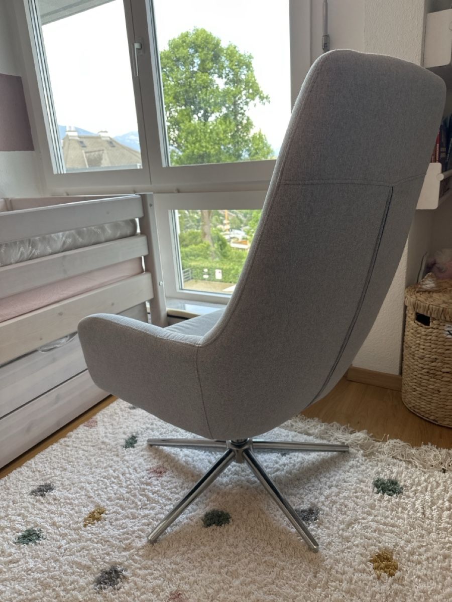 Fauteuils: Soffsessel grau mit Ottoman – D'occasion à Luzern par Tsimont 1