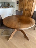 Massiver Holztisch antik
