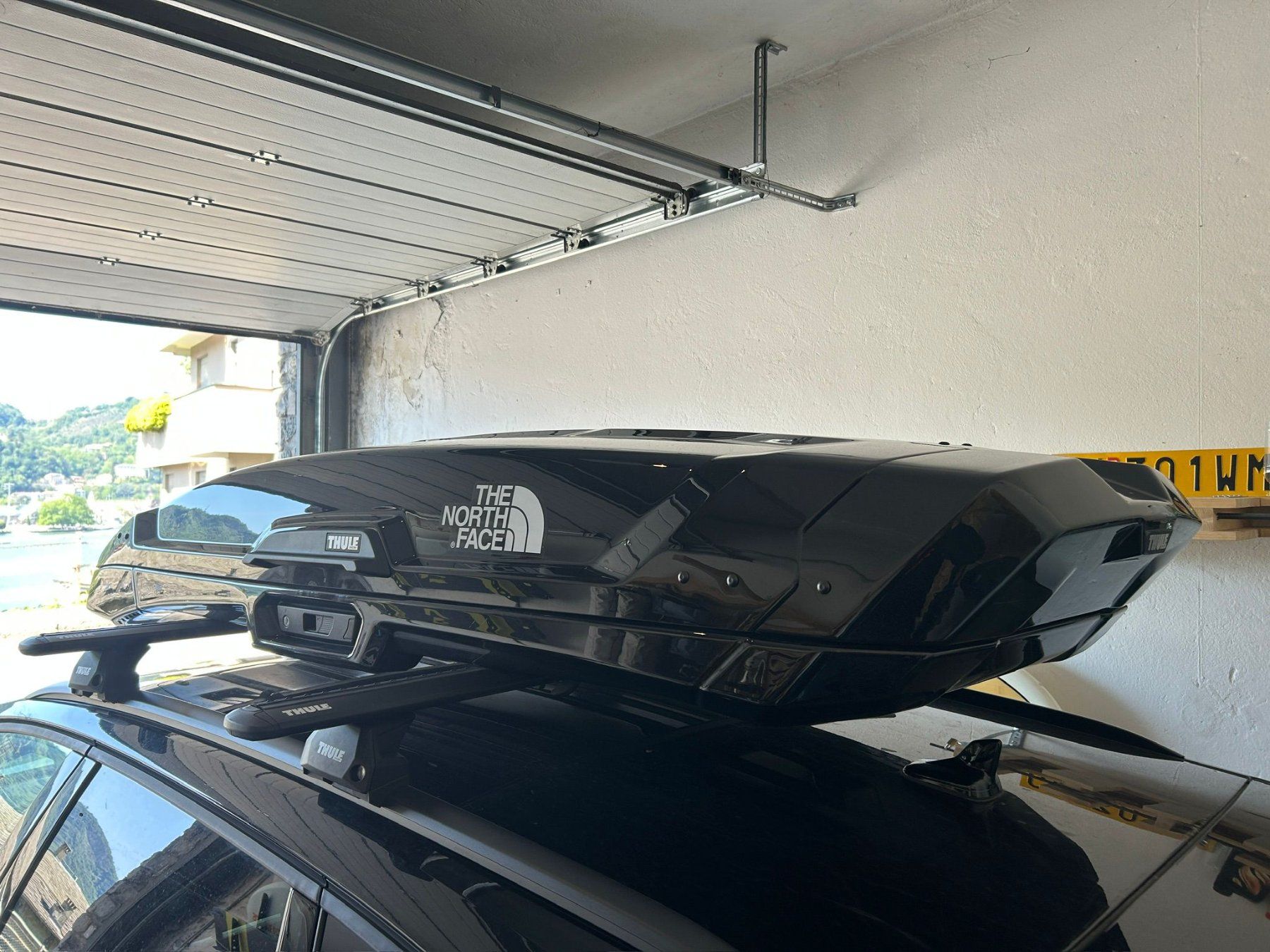 Thule Box da tetto: Thule Vector M Black Metallic Roof Box – Usato da Zug venduto da mck_vc2c 2