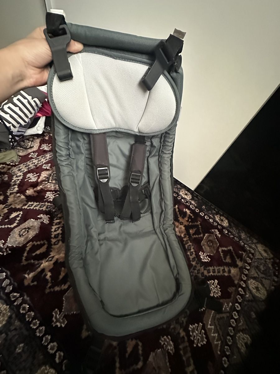 Croozer Rimorchi: Thule Babysitz Croozer Graphite Blue, ab 1 Monat Top! – Usato da Pratteln venduto da milisandra 1