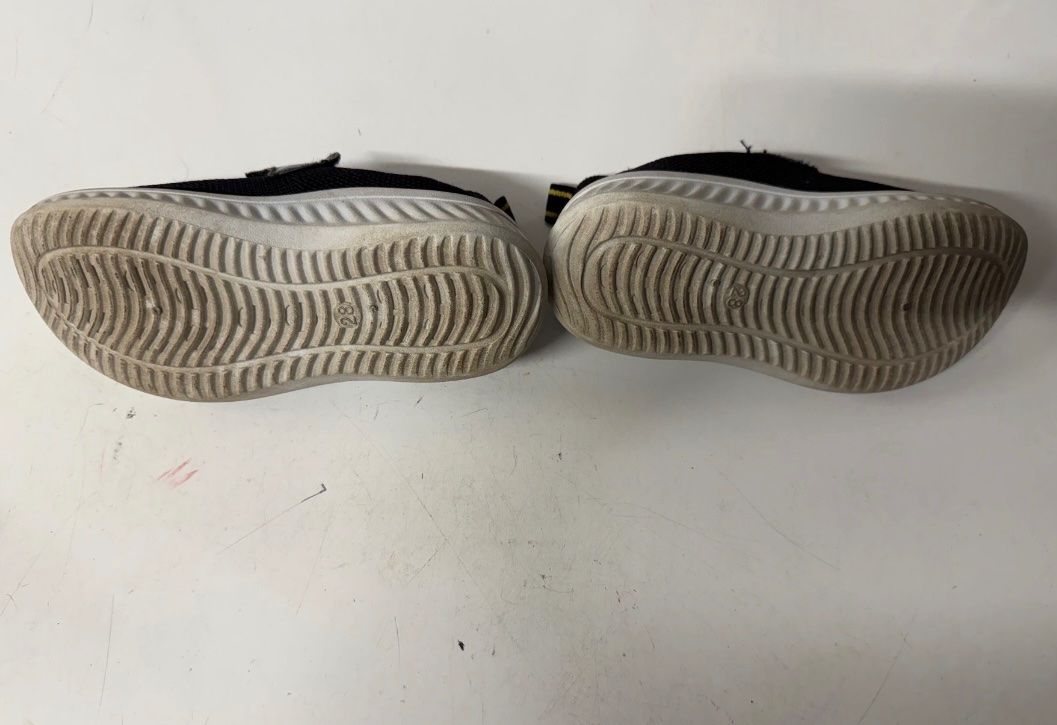 Scarpe per ragazzi: Kinder Hausschuhe Grösse 28 – Usato da Zürich venduto da zd_1965 4