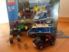 LEGO City 4441 Police Dog Van Gold Mine