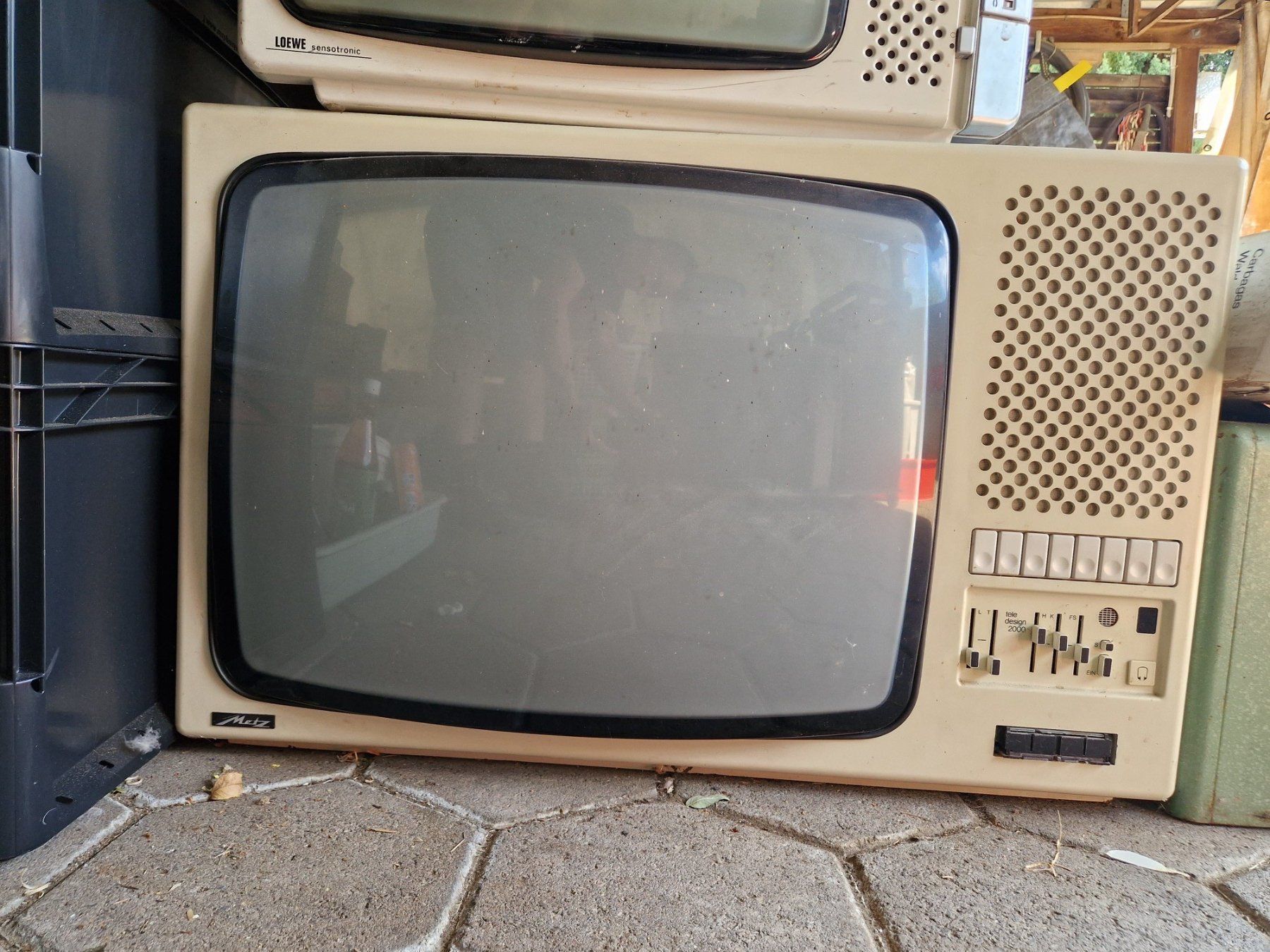 Appareils TV: alter Farb Röhren TV – D'occasion à Egliswil par Doesi