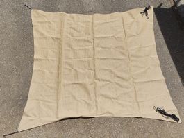 Voile d'ombrage beige avec fixations état correct
