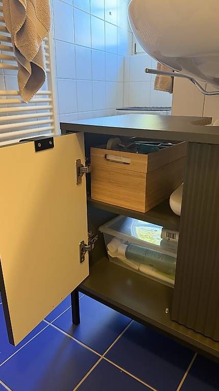 Mobili per bagno: Badzimmer Unterschränke  – Usato da Schaffhausen venduto da SAMSKER 3