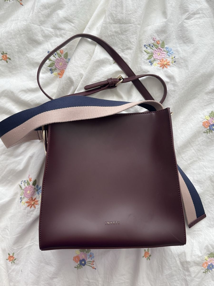 Sacs femmes: Sac à main Inyati bordeaux – D'occasion à Meyrin par mai_pl7s
