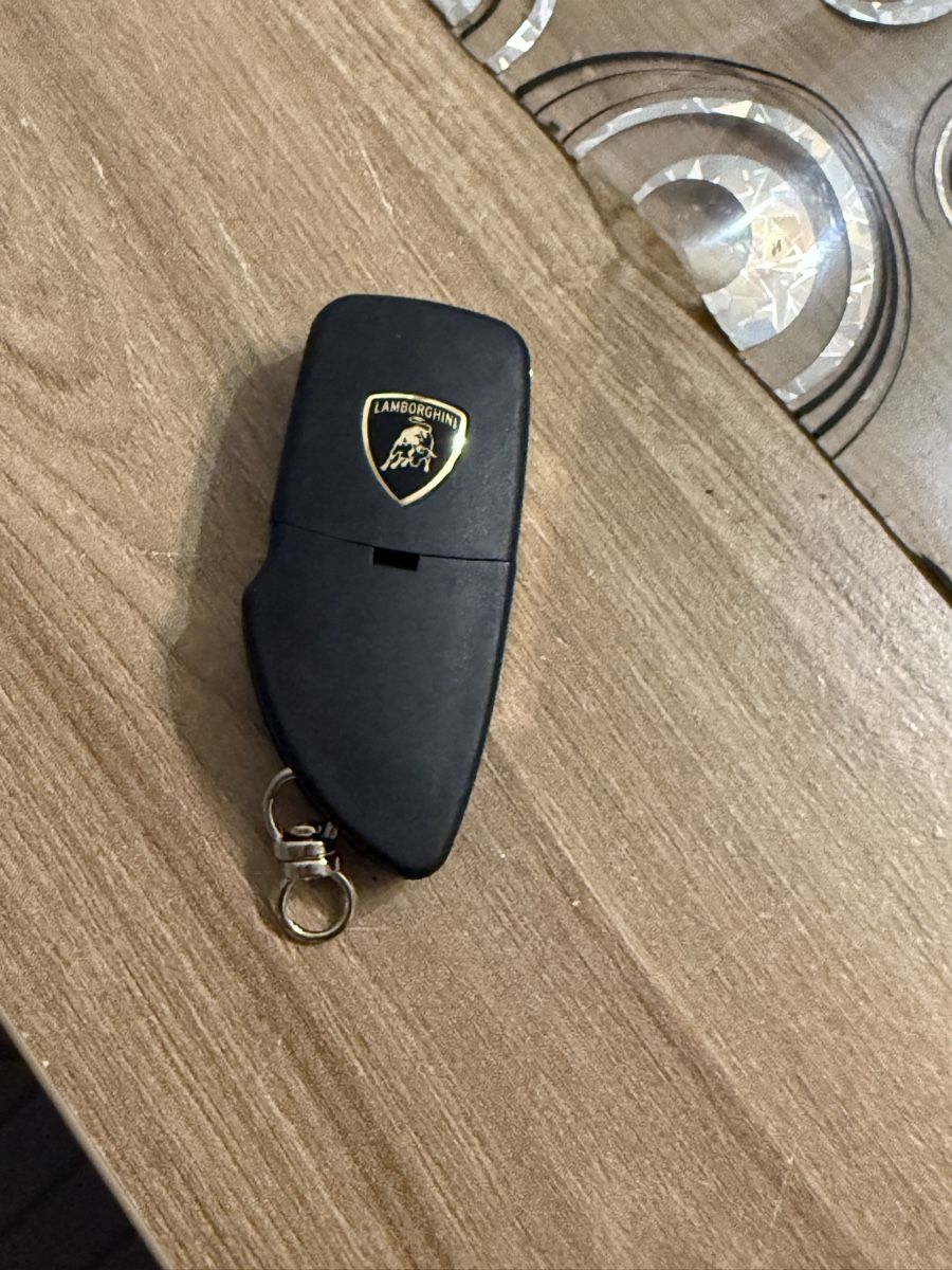 Lamborghini Tutti pezzi di ricambio auto: Lamborghini Autoschlüssel – Nuovo (secondo la descrizione) da Birsfelden venduto da bar_dlr6