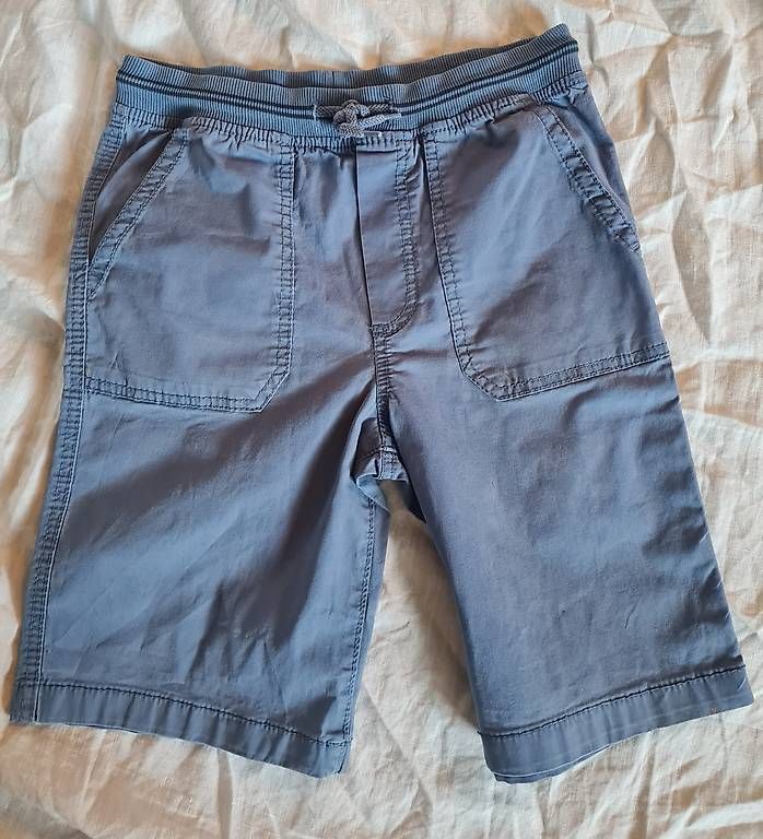 Pantaloni: Knabenshorts Gr 140 10jährig – Usato da Baar venduto da Loimund