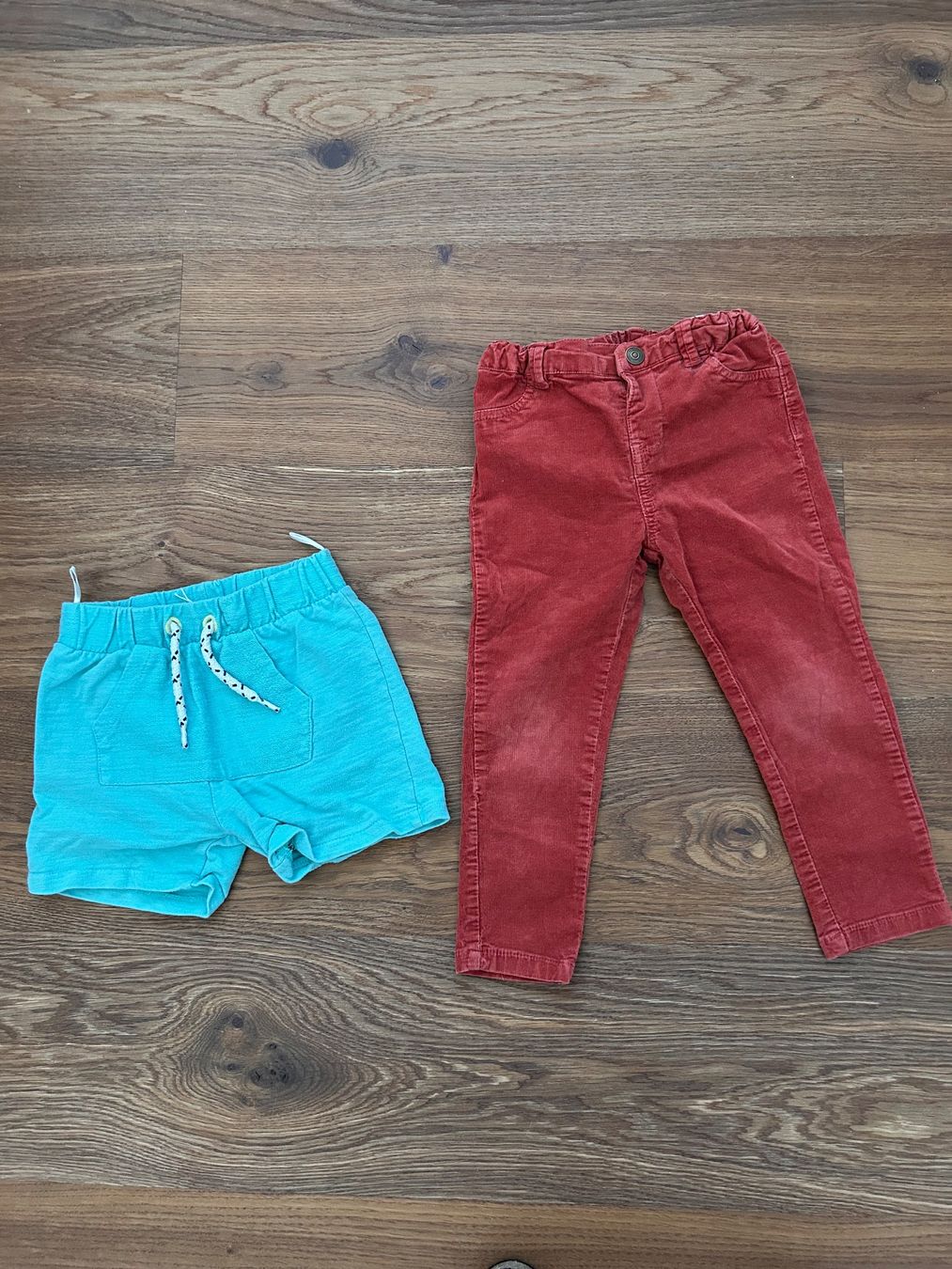 Lotti & Set di vestiti: Kleiderpaket Grösse 98 – Usato da Selzach venduto da lua_22sv 4