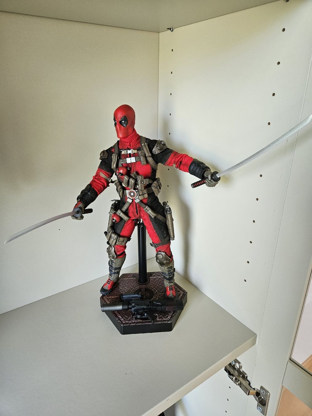 Figuren: Sideshow Deadpool 1/6 Scale – Gebraucht aus Wildberg von Reunionevents 5