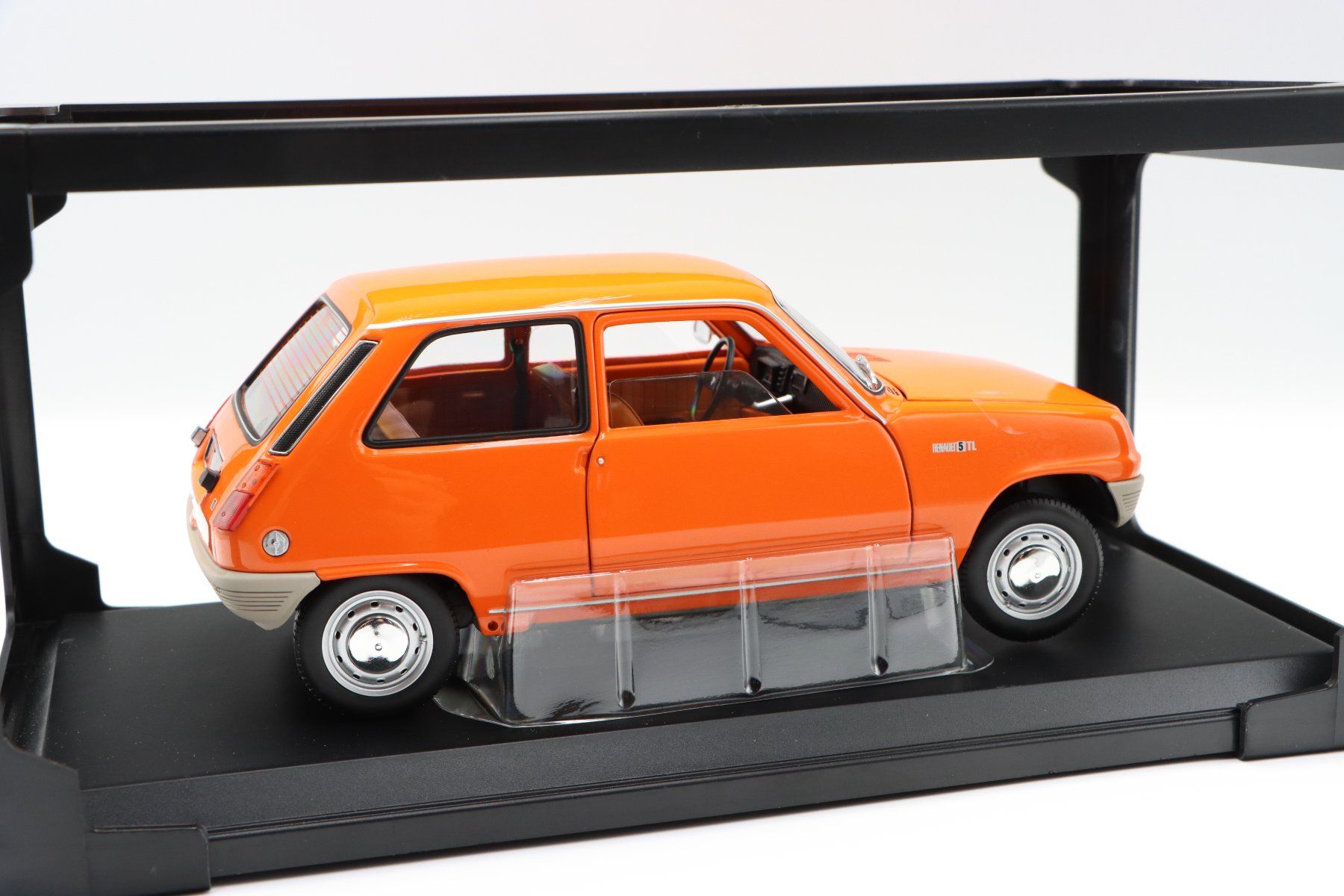 Renault Modellini d'auto: Renault 5 1972 1:18 Norev – Nuovo e nell'imballaggio originale da Bühl b.Aarberg venduto da modelldiecast 6