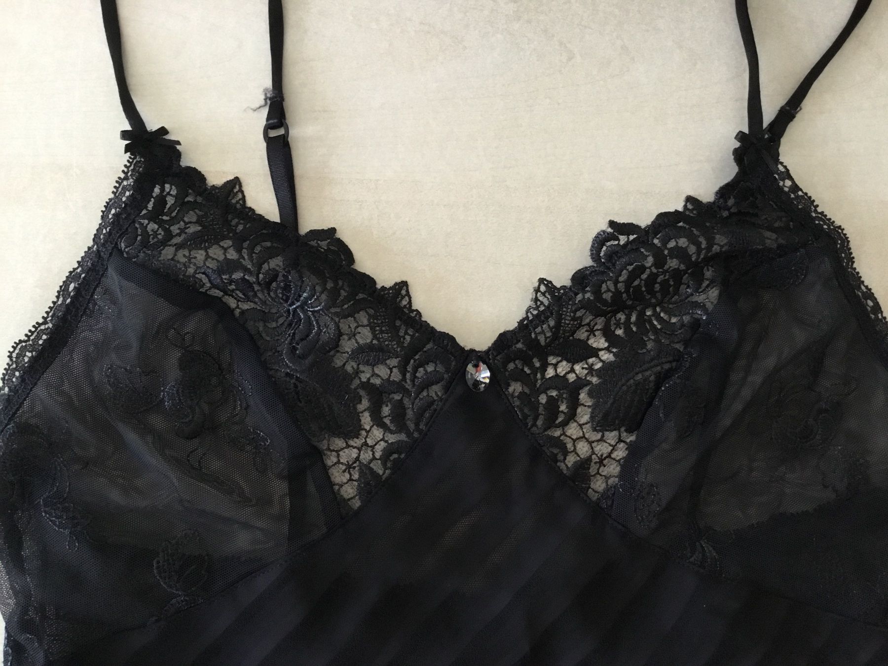 Lise Charmel Altra biancheria intima: LISE CHARMEL / schwarzes Negligee / 36 – Usato da St. Gallen venduto da mamavonbubu 3