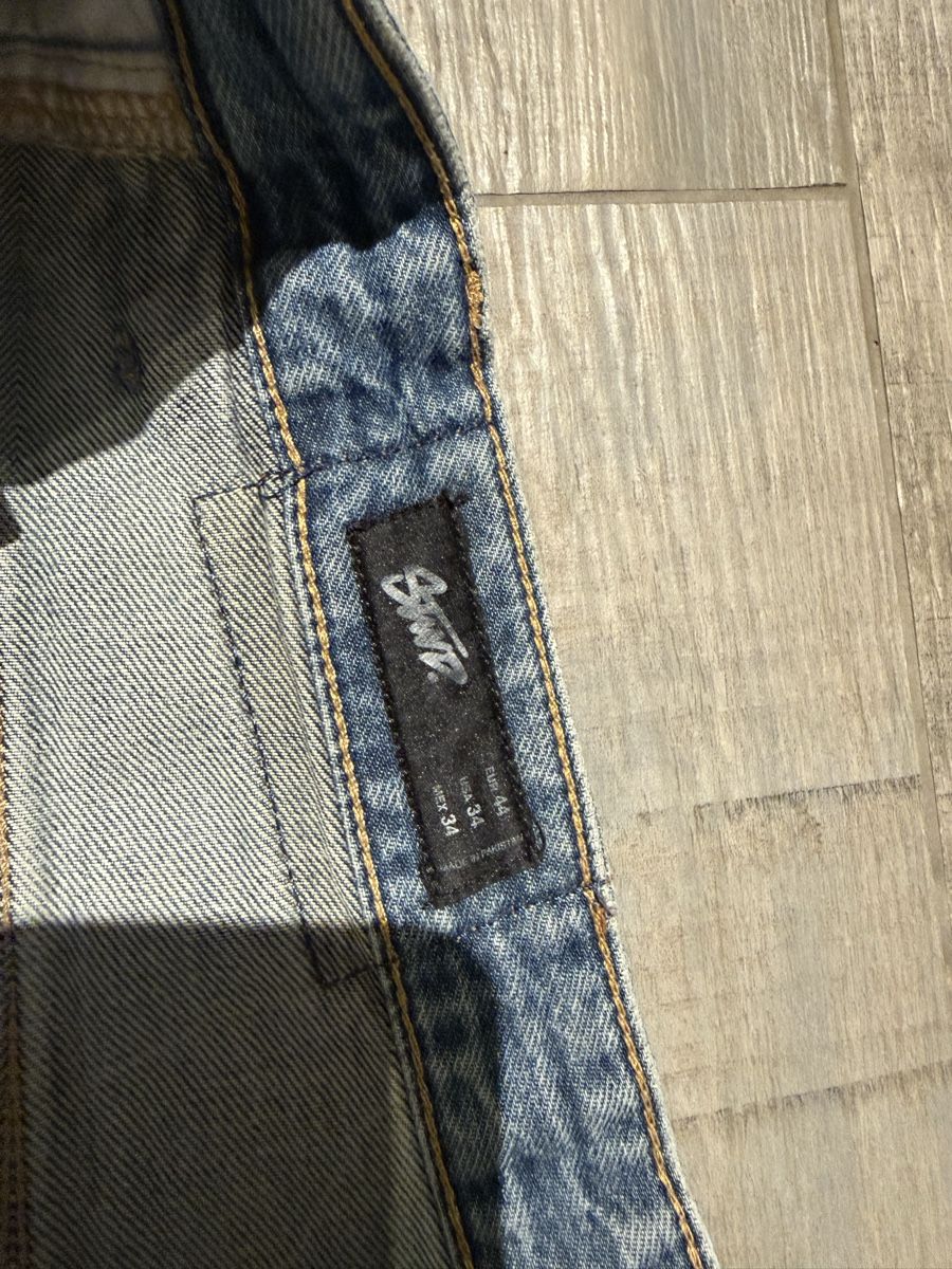 Jeans: Jeans  – D'occasion à Tramelan par mar_xrj7 2