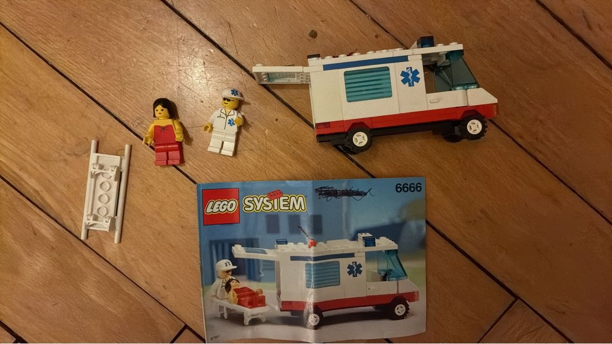Lego Kit di costruzioni: Lego System 6666 Rettungswagen – Usato da Zürich venduto da ani_8jg5