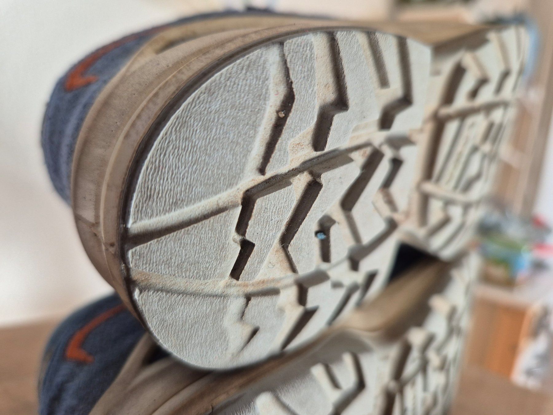 Lowa Chaussures garçon: Lowa Tracking Schuhe Gr. 28 – D'occasion à Stäfa par unn_dj8d 4