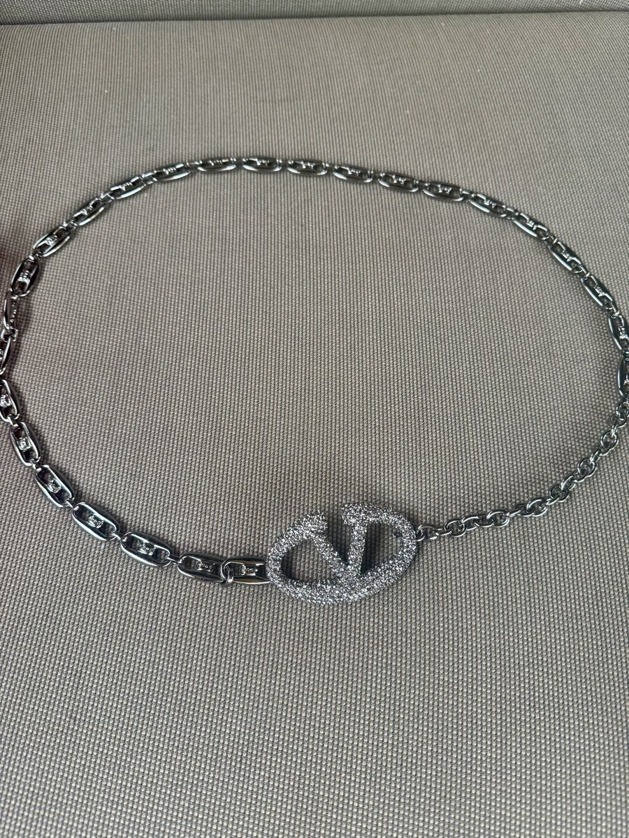 Valentino Cinture: Valentino V logo chain belt – Nuovo (secondo la descrizione) da Cologny venduto da sab_xh7v 2