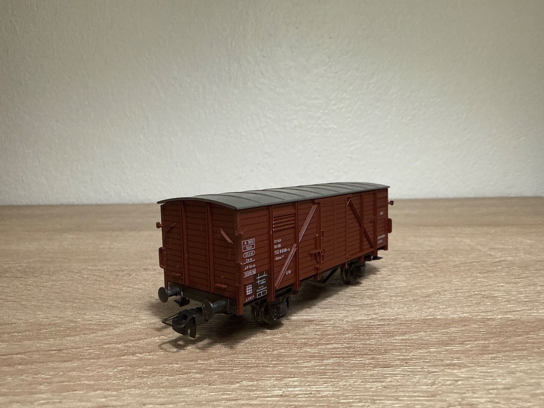 Roco Modellini di ferrovie: Roco Güterwagen DB H0 (98) – Usato da St-Aubin-Sauges venduto da Lo_Go 2