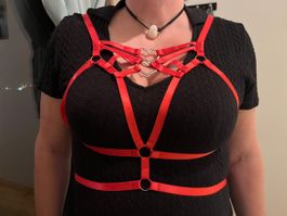 Harnais rouge réglable avec détail coeur argenté ❤️