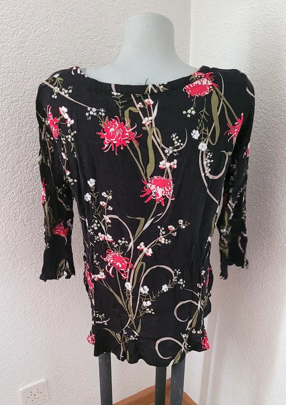 T-shirt: romantisches Blümchen  T-Shirt Gr. S – Usato da Füllinsdorf venduto da Sunnebliemli7 2