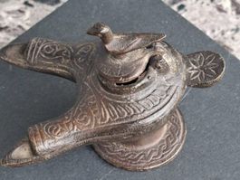 Antike 100 jährig Öllampe massivBronze Nepal Friendenstaube